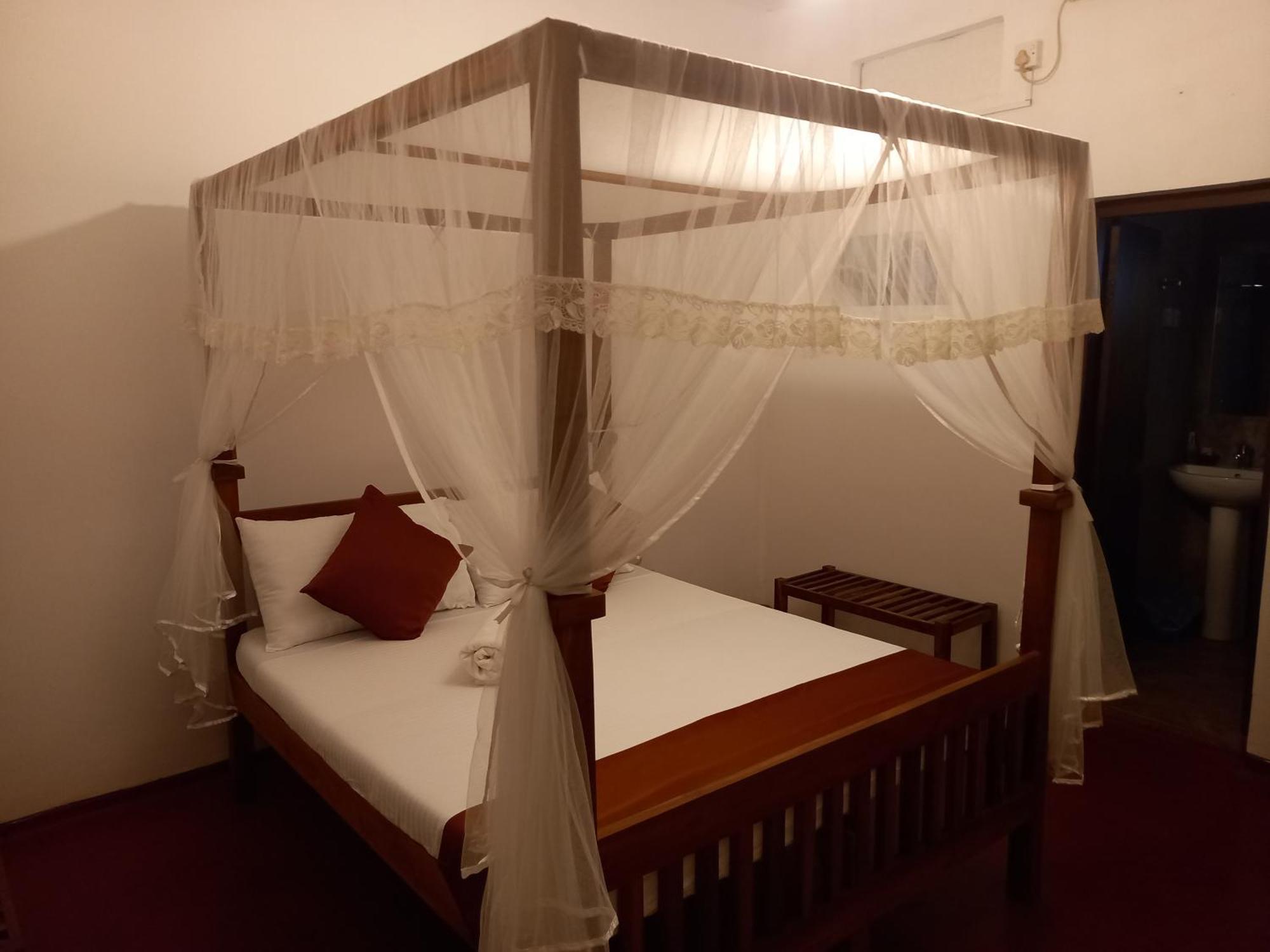 Mahaweli Shades Hotel Kandy Bagian luar foto