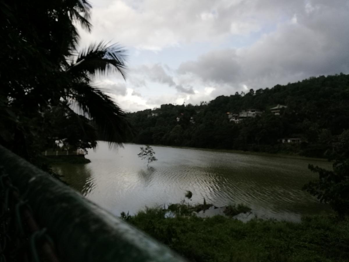Mahaweli Shades Hotel Kandy Bagian luar foto