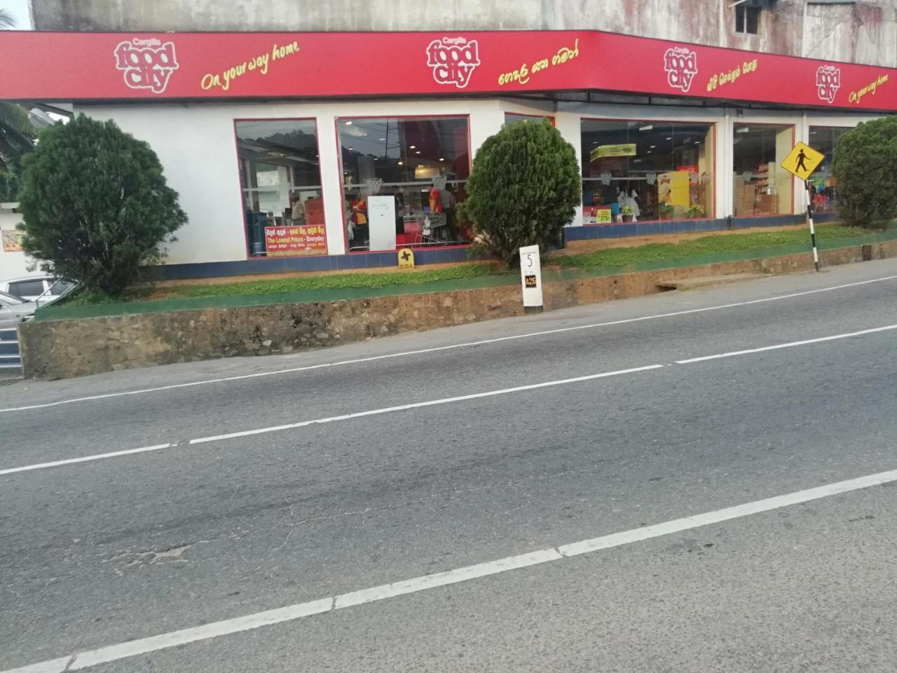 Mahaweli Shades Hotel Kandy Bagian luar foto