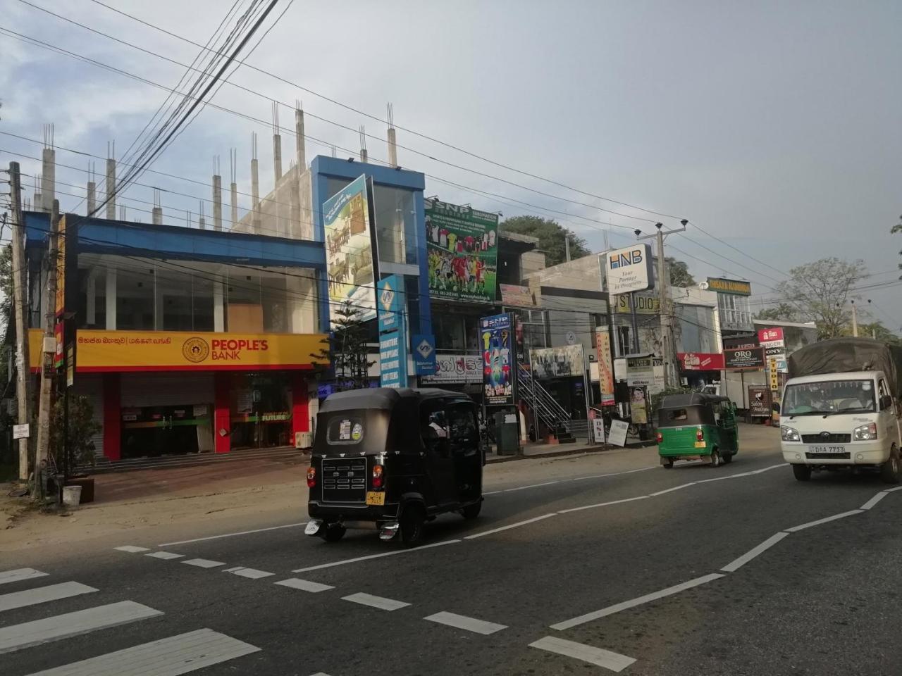 Mahaweli Shades Hotel Kandy Bagian luar foto