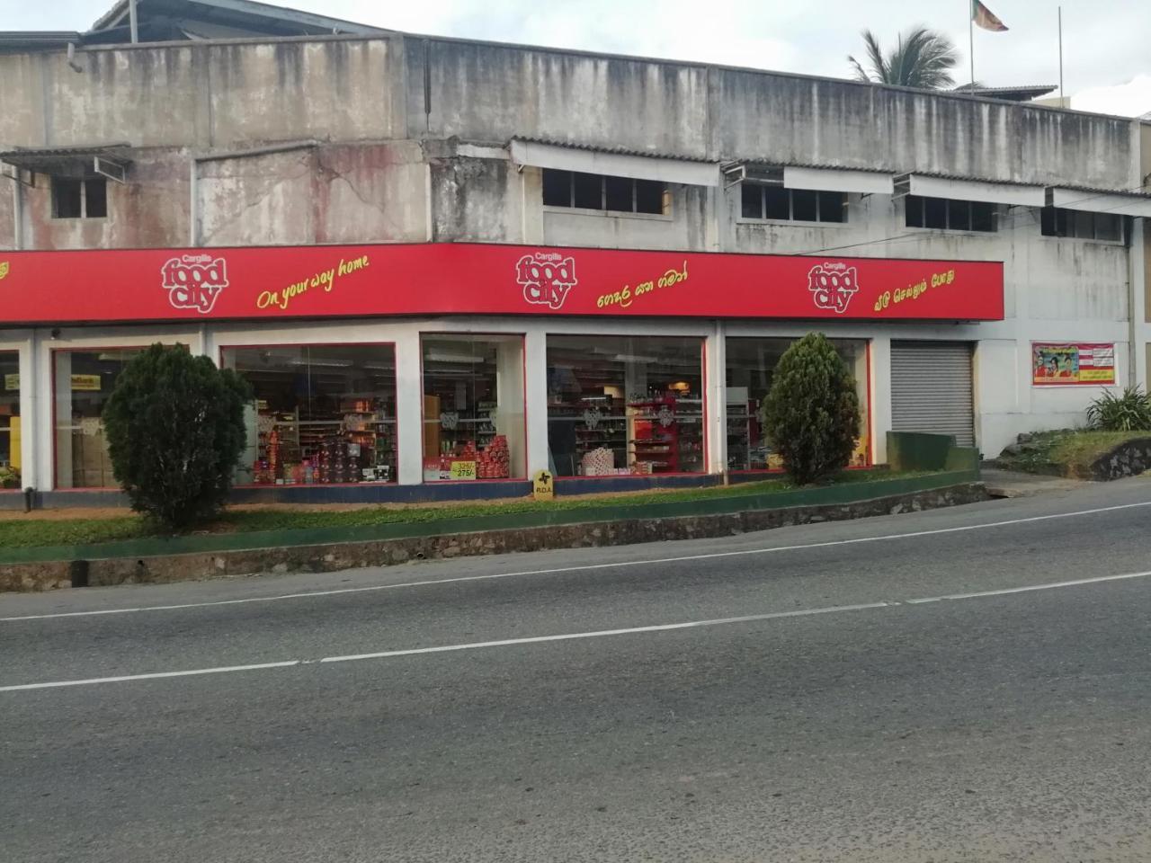 Mahaweli Shades Hotel Kandy Bagian luar foto